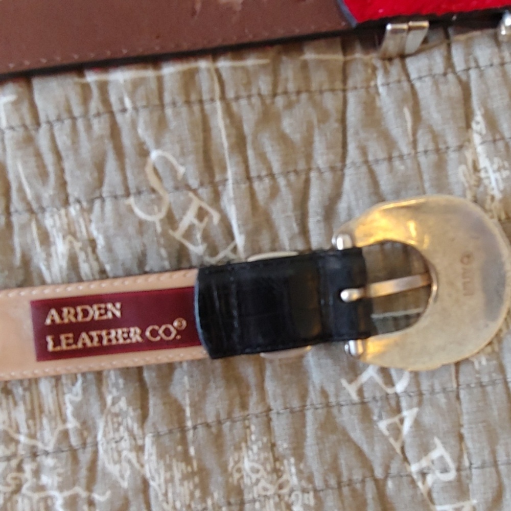 Black Arden Leather Co.Belt W/Silver tone Daisy - Picture 4 of 6